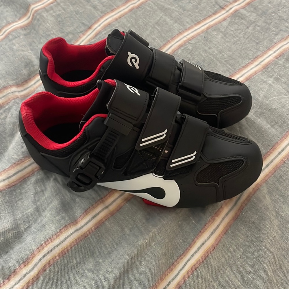 Like new peloton, spinning shoes, size 8/38